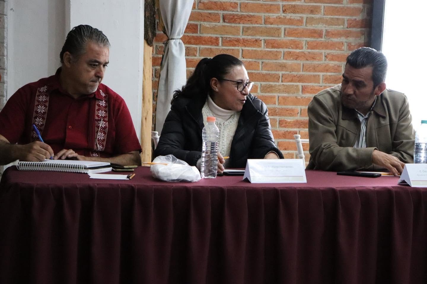  Reunión de trabajo en el municipio de Xalatlaco